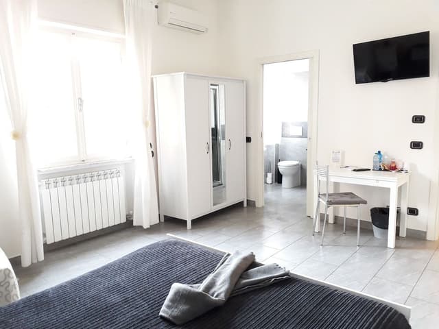 Queen Room with Private Bathroom