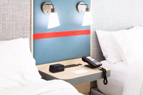 2 Queen Standard communication mobility Accessible Tub
