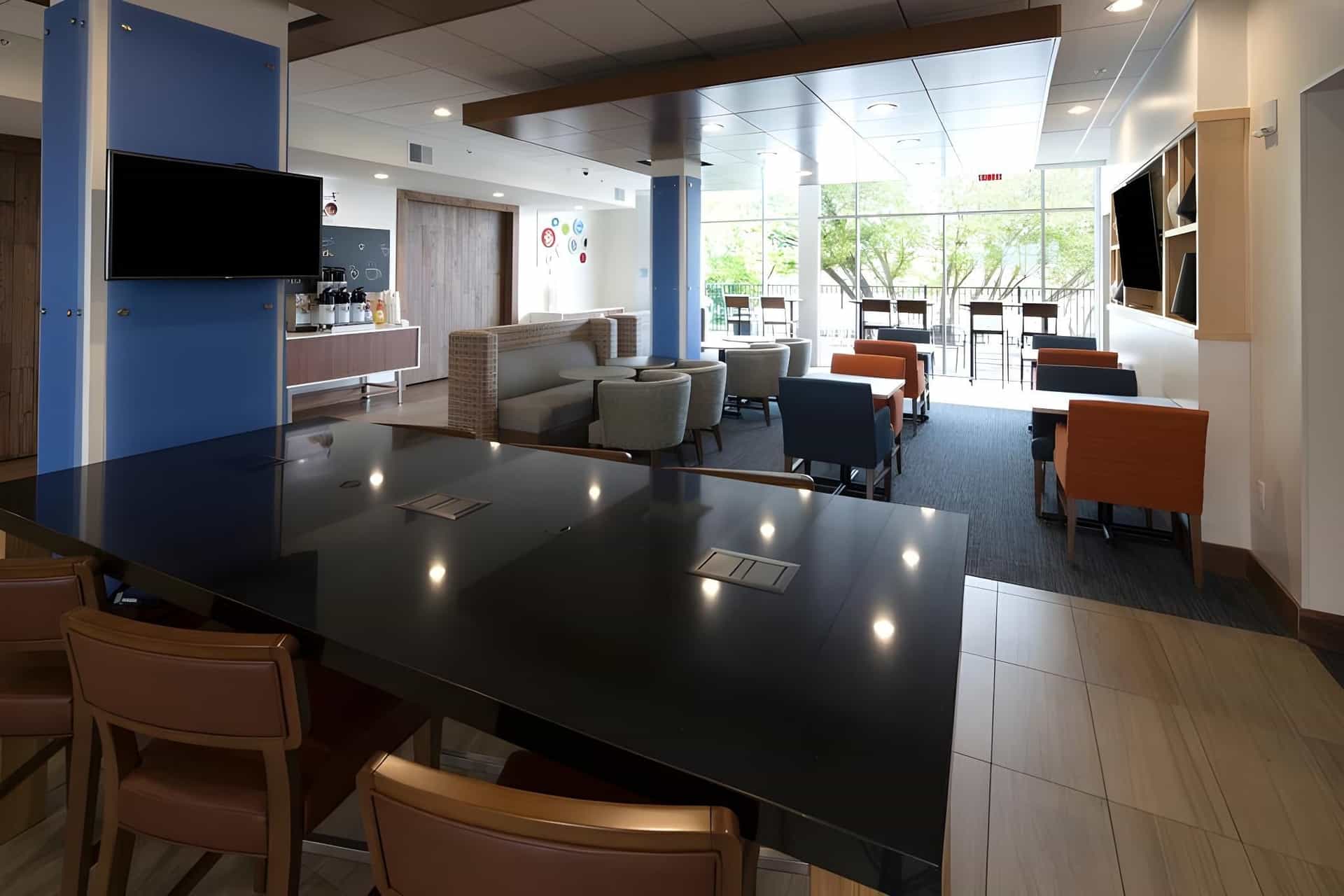 Holiday Inn Express and Suites Kalamazoo West By IHG