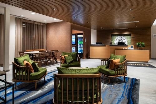 แฟร์ฟิลด์ อินน์ แอนด์ สวีท บาย แมริออท แคนตัน (Fairfield Inn & Suites By Marriott Canton)0