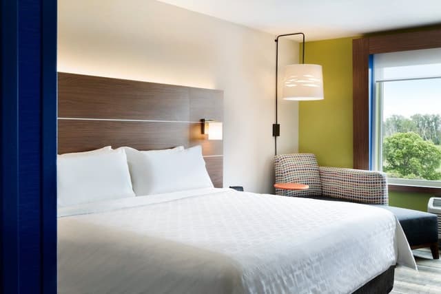Standard Room, 1 King Bed