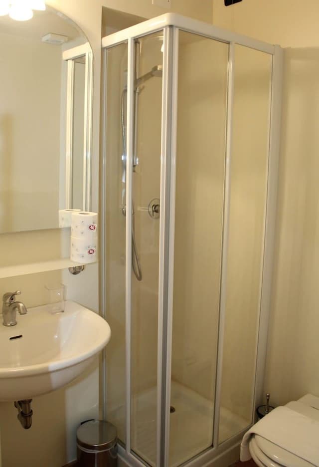 Basic Single Room