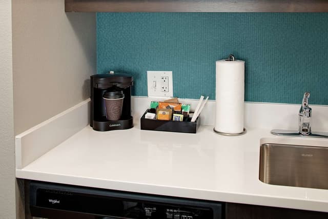 1 KING BED STUDIO SUITE