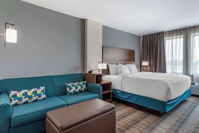 Suite, 1 King Bed, Non Smoking