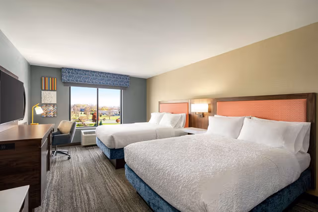 2 QUEEN BEDS W/ MINI FRIDGE NON SMOKING