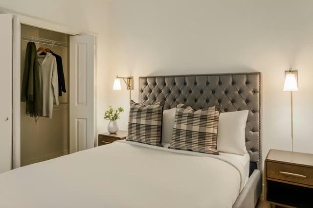 1 Bedroom Apartment, 1 Queen, Sofa Bed
