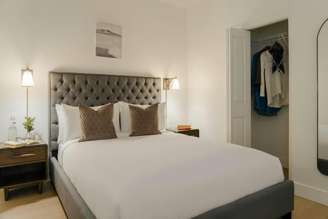 2 Bedroom Apartment, Bedroom 1: 1 Queen, Bedroom 2: 1 Queen, Sofa bed