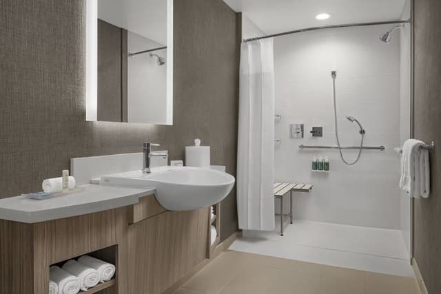 Suite, Multiple Beds