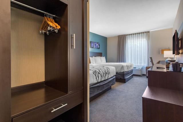 Room, 2 Queen Beds, Accessible, Non Smoking