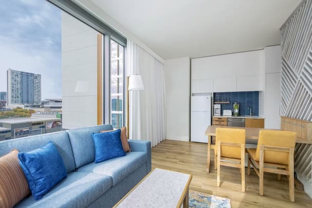 Deluxe Studio, 1 King Bed with Sofa bed, Non Smoking, Kitchenette