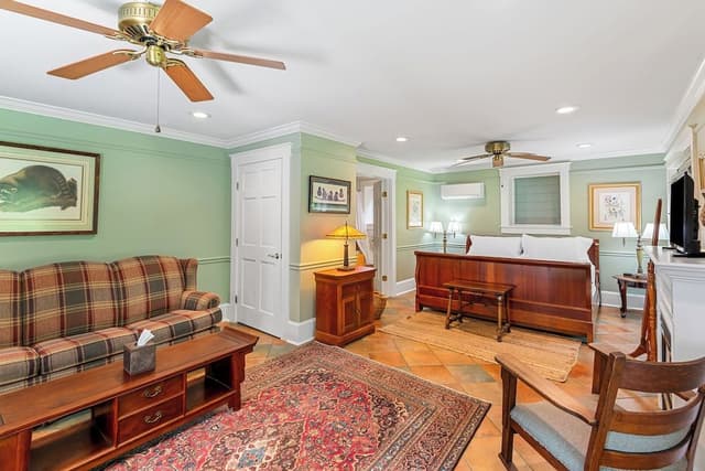 Deluxe Studio Suite