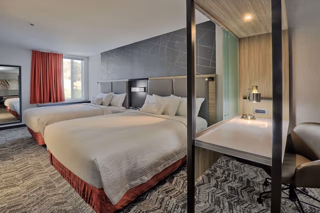 Suite, 2 Queen Beds, Mountain View