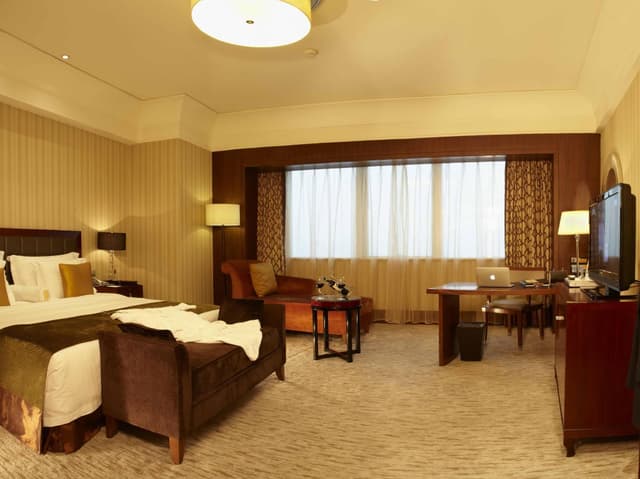 Executive Bed Room With View