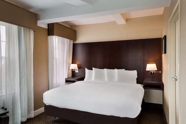 Suite, 1 King Bed, Non Smoking, Kitchenette (Dining Table;Living Room;with Sofabed)