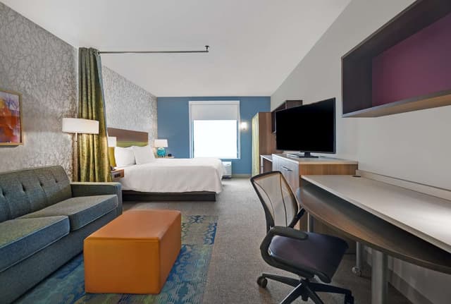 1 KING BED STUDIO SUITE NONSMOKING