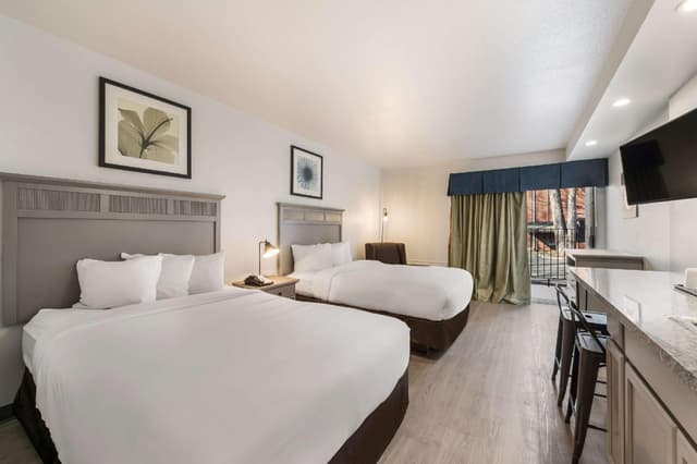 2 Double Beds, No Smoking Accessible