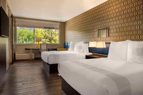 2 Queen Beds Non-Smoking