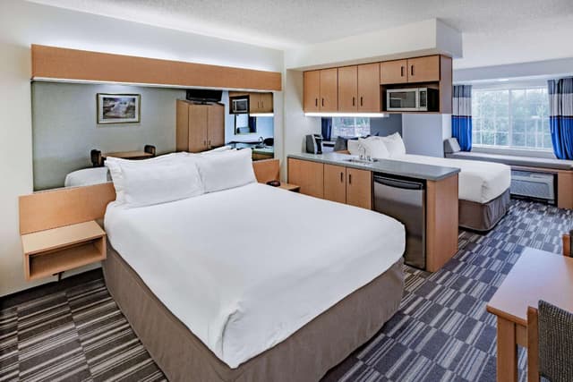 2 Queen Beds, Studio Suite, Non-Smoking
