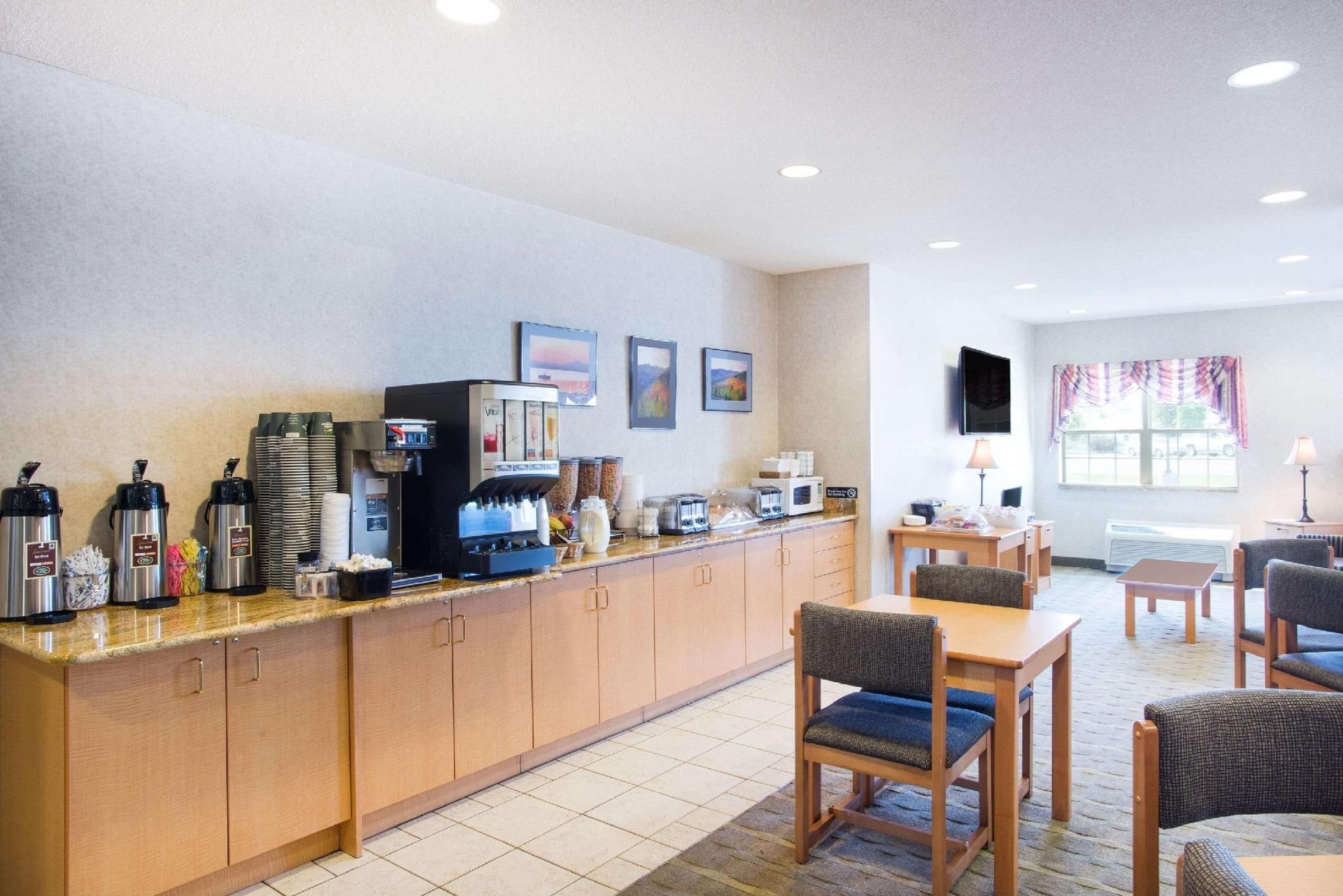 Microtel Inn & Suites by Wyndham Plattsburgh2