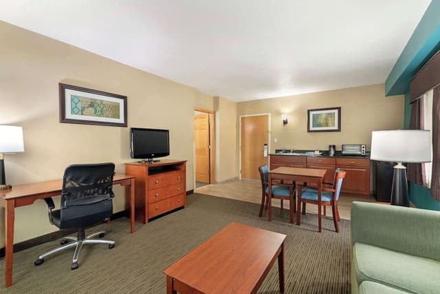 Suite, 1 King Bed, Non Smoking, Kitchenette (Separate Living Room)