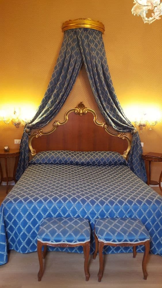 Junior Suite, Canal View