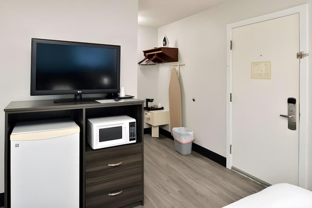 Standard Room, 1 Double Bed, Non Smoking, Refrigerator & Microwave (Small Room)