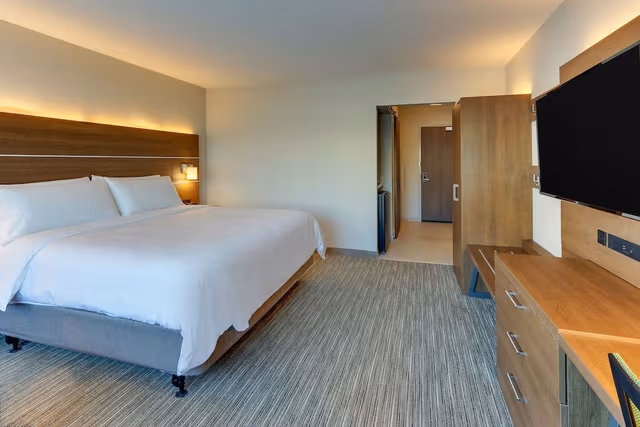 Standard Room, 1 King Bed