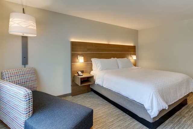 Standard Room, 1 King Bed