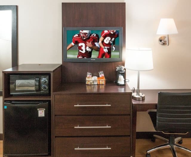Deluxe Room, 2 Queen Beds (Smoke Free)