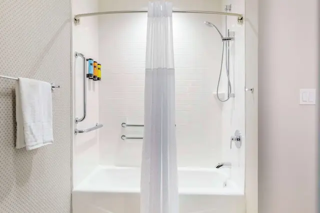Standard Room, 1 King Bed, Non Smoking, Refrigerator