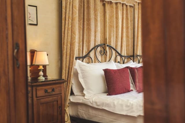 Deluxe Room (Romantic)