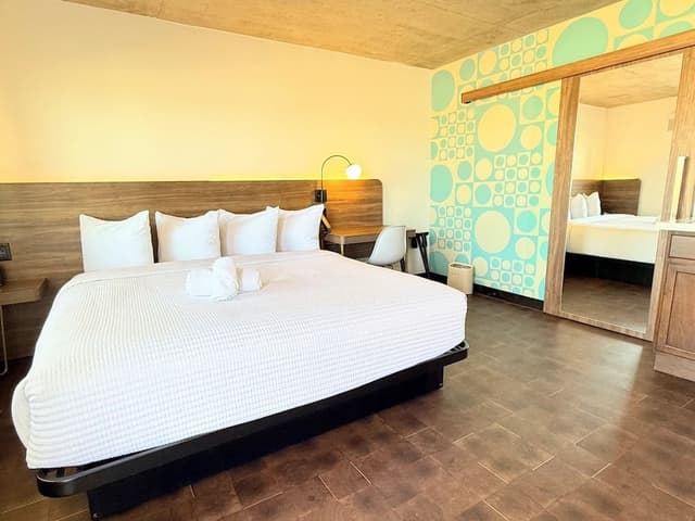 Premium Suite, 1 King Bed