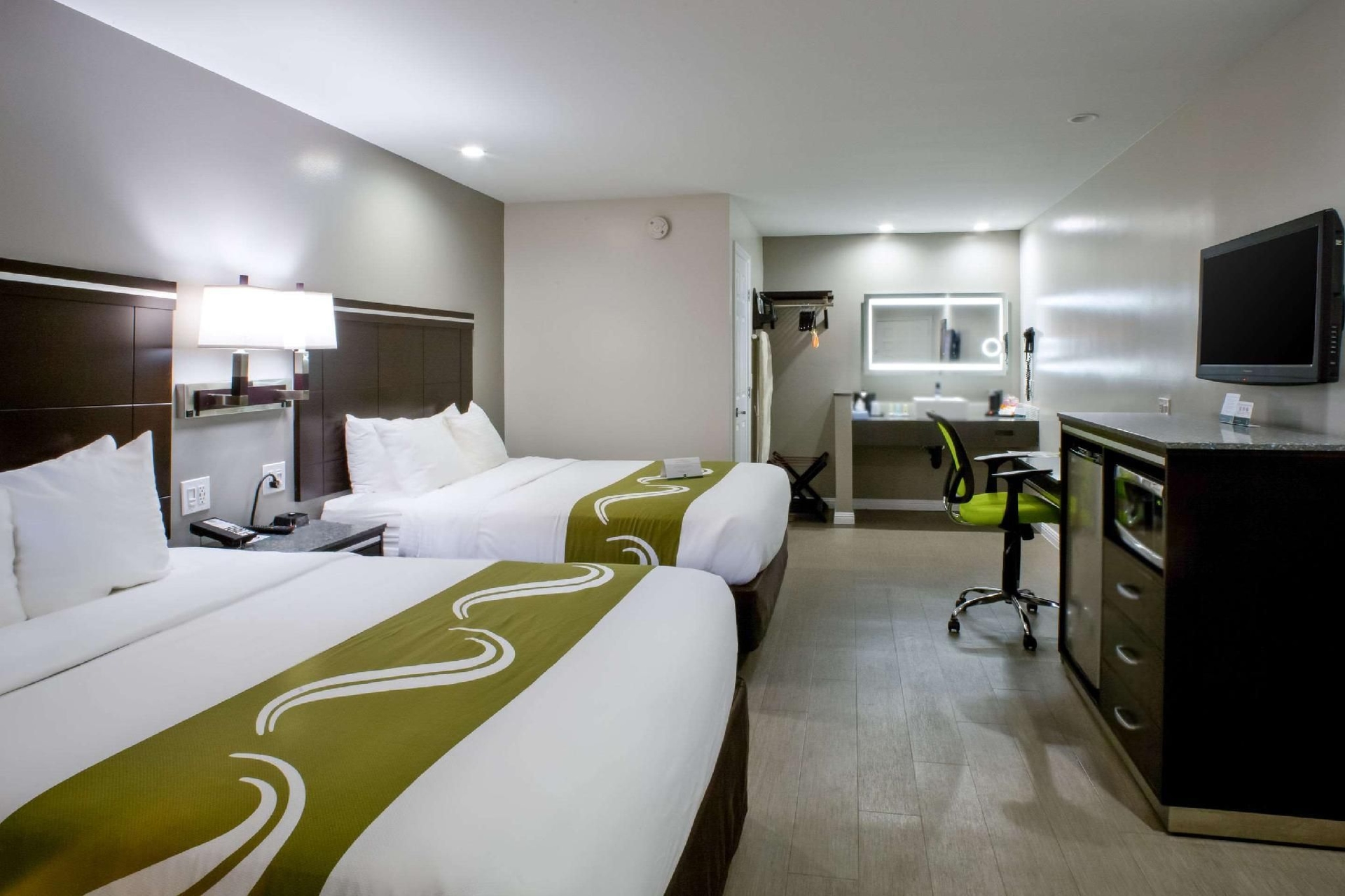 เบย์ เอเรีย อิน แอนด์ สวีทส์ (Bay Area Inn & Suites)4