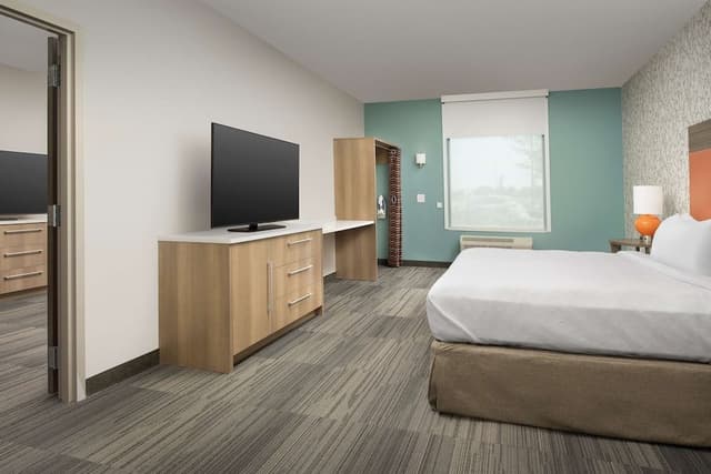 Suite, 1 King Bed, Accessible, Non Smoking (Roll-In Shower)