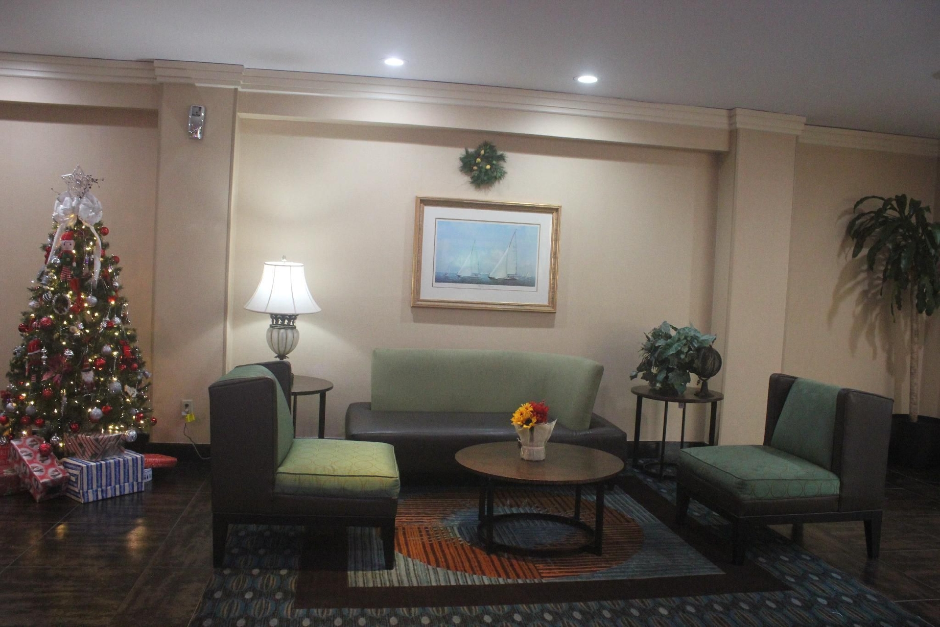 รีเจนซี อินน์ แอนด์ สวีทส์ นิวลอนดอน - มิสติก (Regency Inn and Suites New London - Mystic)1