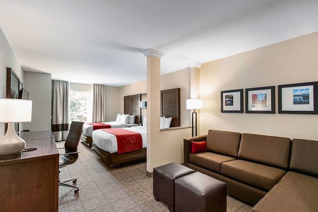 Suite, 2 Queen Beds, Non Smoking