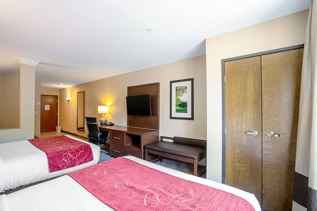Suite, 2 Queen Beds, Non Smoking