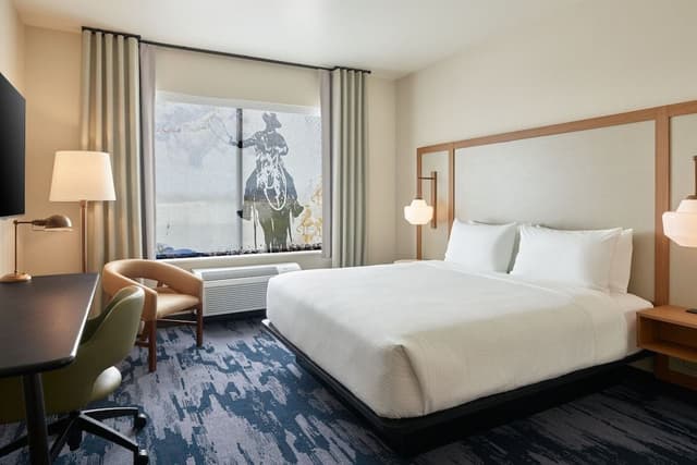 Standard Room, 1 King Bed (Mobility Accessible, Tub)