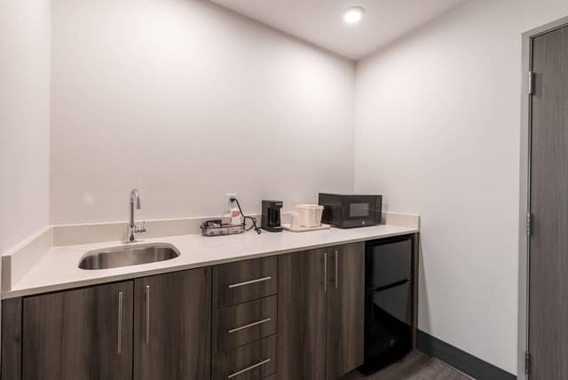 Suite, 1 King Bed, Non Smoking (Upgrade)