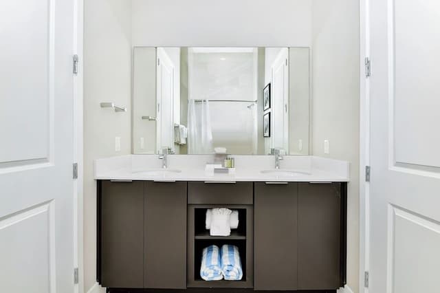 Luxury Condo, 5 Bedrooms, Pool Access (Two Story)