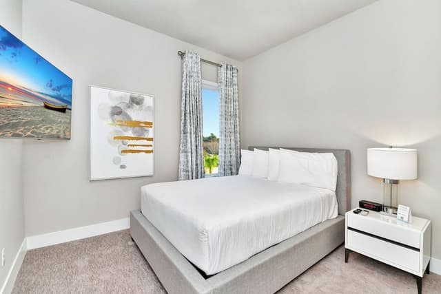 Luxury Condo, 5 Bedrooms, Pool Access (Two Story)