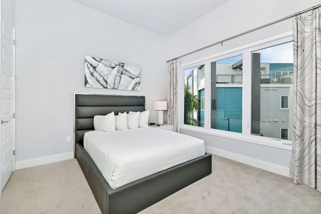 Luxury Condo, 5 Bedrooms, Pool Access (Two Story Deluxe)
