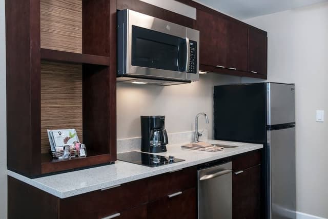 Studio, 2 Queen Beds (Hearing Accessible)