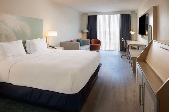 1 KING BED W/SOFA