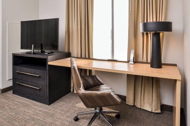 Suite, 1 King Bed (Mobility Accessible, Roll-in Shower)