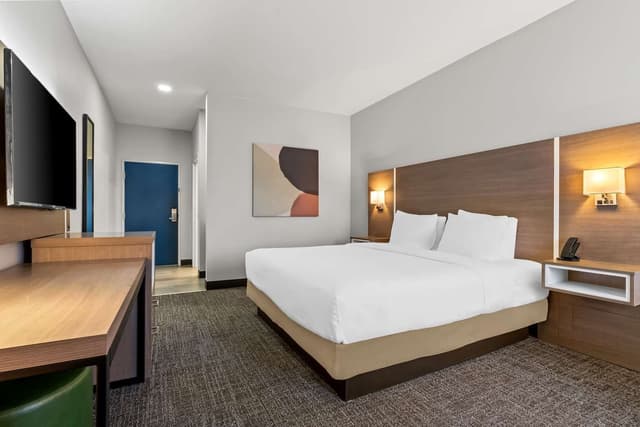 1 KING BED