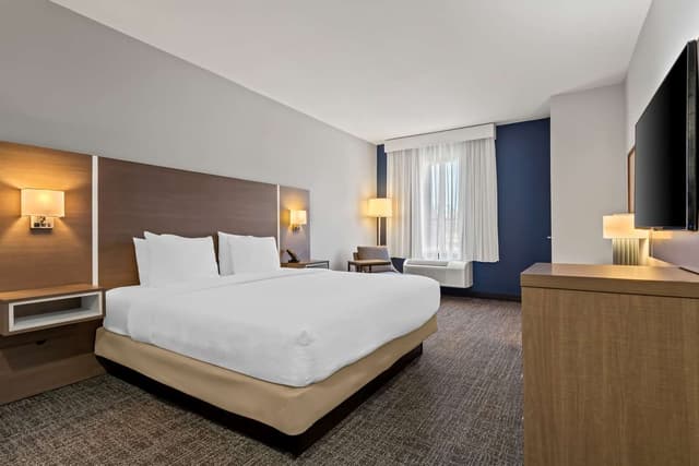 1 KING BED