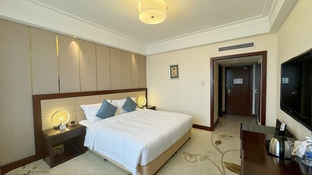 Deluxe Room, 1 Queen Bed