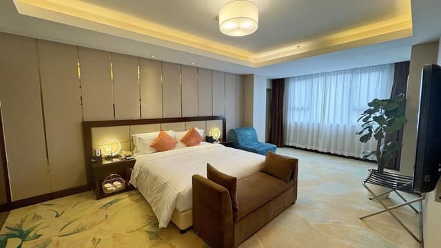 Deluxe Suite, 1 Queen Bed