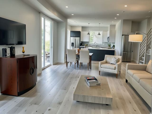 Deluxe Townhome, 3 Bedrooms